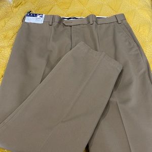 Ralph Lauren Flat Front Mens slacks. NWT. Size 40/32.